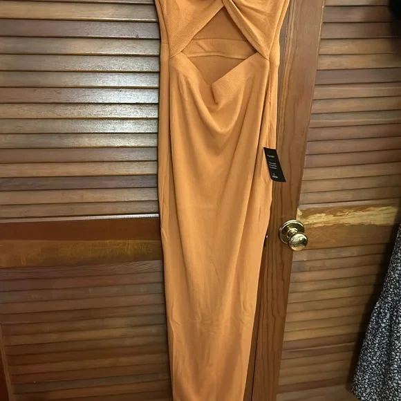 NwT Lulu’s twist front dress - Picture 4 of 8